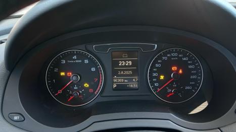 AUDI Q3 1.4 4P FLEX TFSI AMBIENTE S-TRONIC AUTOMTICO, Foto 5
