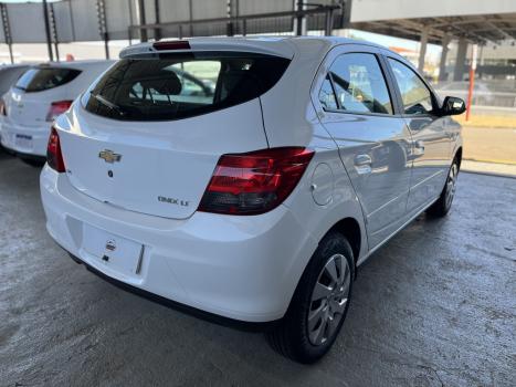 CHEVROLET Onix Hatch 1.4 4P FLEX LT, Foto 4