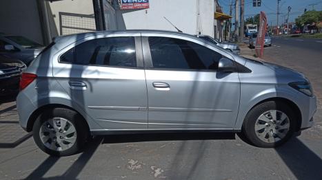 CHEVROLET Onix Hatch 1.4 4P FLEX LT, Foto 6