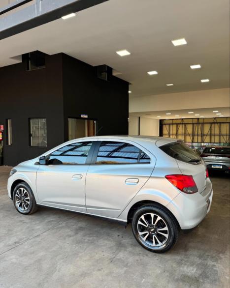 CHEVROLET Onix Hatch 1.4 4P FLEX LTZ, Foto 2