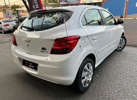 CHEVROLET Onix Hatch 1.4 4P FLEX LT, Foto 5