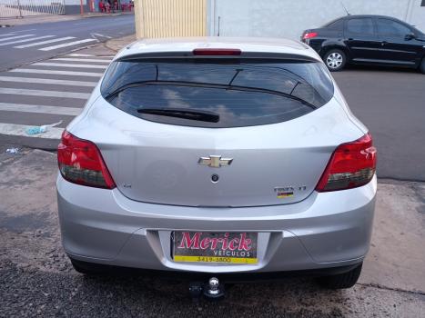 CHEVROLET Onix Hatch 1.4 4P FLEX LT, Foto 5