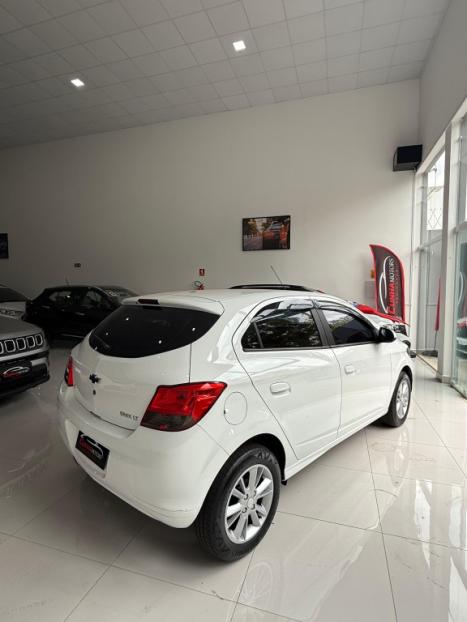 CHEVROLET Onix Hatch 1.4 4P FLEX LT, Foto 5
