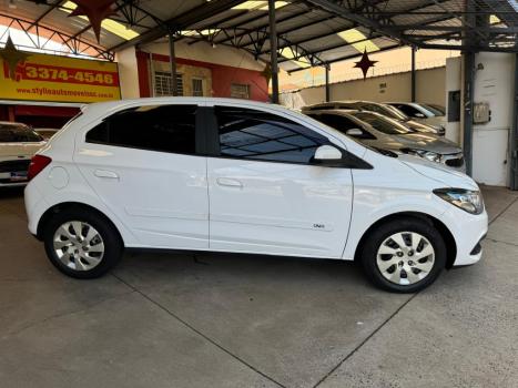 CHEVROLET Onix Hatch 1.4 4P FLEX LT, Foto 6