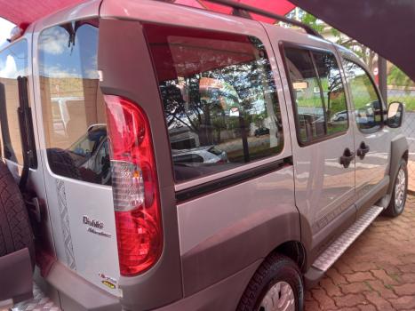 FIAT Doblo 1.8 16V 4P FLEX ADVENTURE 6 LUGARES, Foto 3