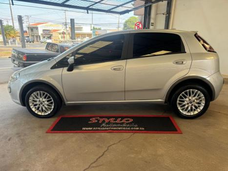FIAT Punto 1.6 16V 4P ESSENCE FLEX, Foto 2