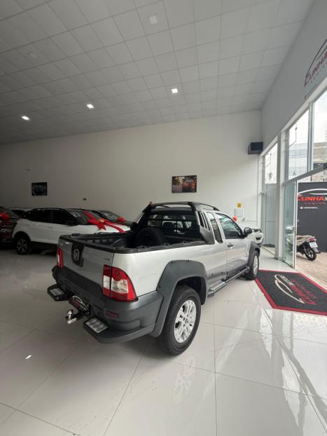 FIAT Strada 1.8 16V FLEX ADVENTURE CABINE ESTENDIDA DUALOGIC AUTOMATIZADO, Foto 2
