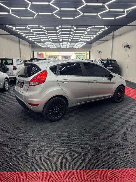 FORD Fiesta Hatch 1.6 4P FLEX TITANIUM POWERSHIFT AUTOMTICO, Foto 4