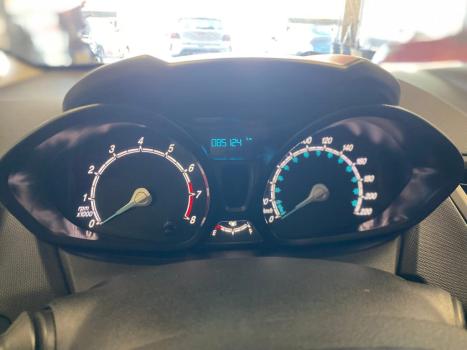 FORD Fiesta Hatch 1.6, Foto 10