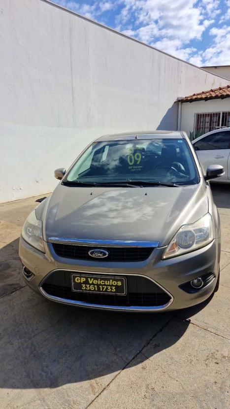 FORD Focus Hatch 2.0 16V 4P GHIA AUTOMTICO, Foto 2