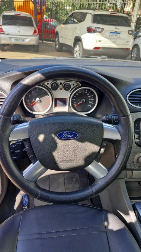 FORD Focus Hatch 2.0 16V 4P GHIA AUTOMTICO, Foto 9