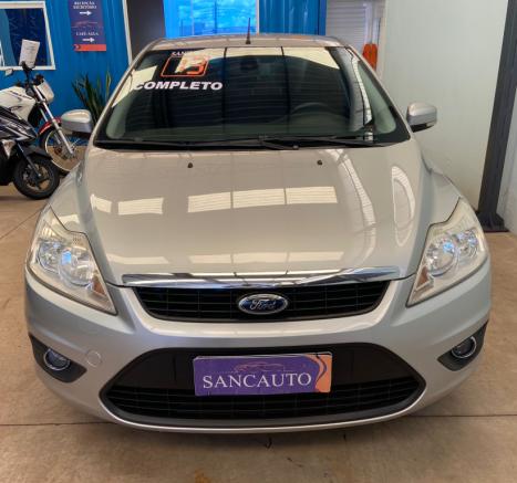 FORD Focus Sedan 2.0 16V 4P, Foto 2