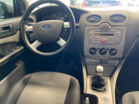 FORD Focus Sedan 2.0 16V 4P, Foto 8