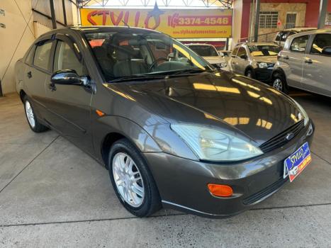 FORD Focus Sedan 2.0 16V 4P GHIA, Foto 4