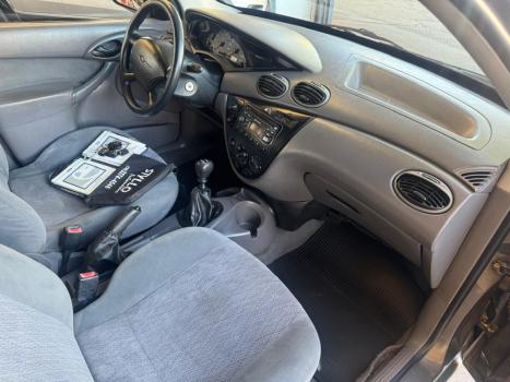 FORD Focus Sedan 2.0 16V 4P GHIA, Foto 9