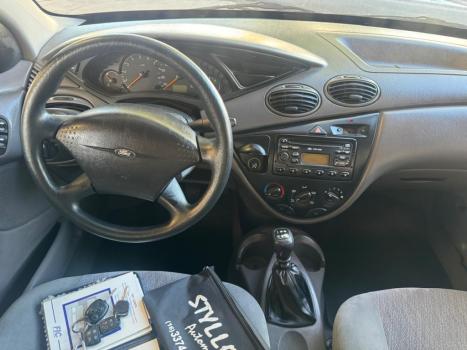 FORD Focus Sedan 2.0 16V 4P GHIA, Foto 11