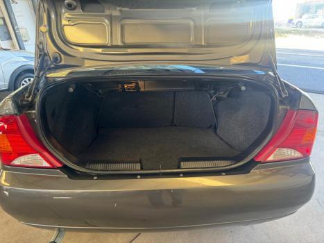FORD Focus Sedan 2.0 16V 4P GHIA, Foto 12