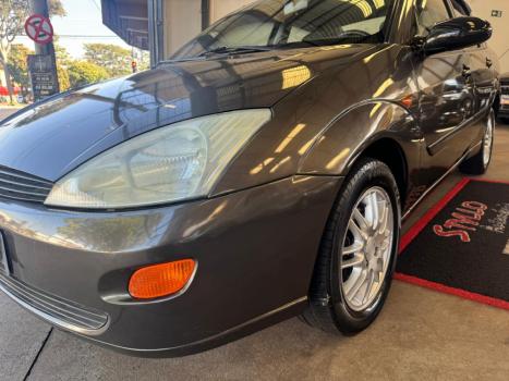 FORD Focus Sedan 2.0 16V 4P GHIA, Foto 17