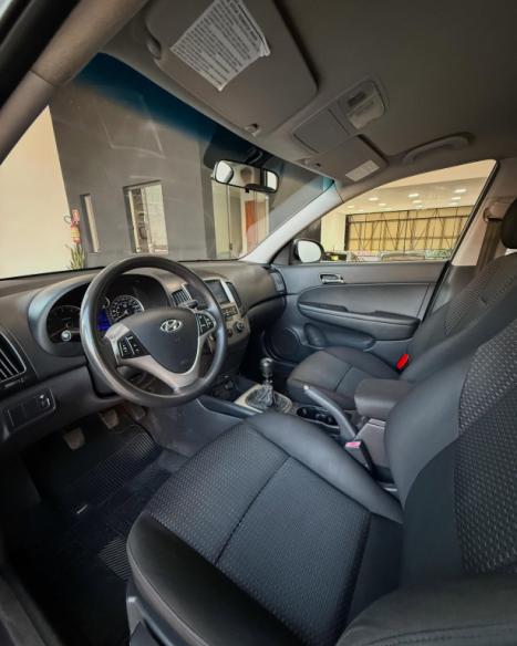 HYUNDAI I30 2.0 16V 4P, Foto 4