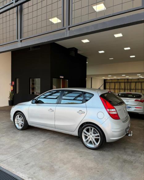 HYUNDAI I30 2.0 16V 4P, Foto 9
