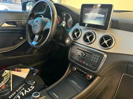 MERCEDES-BENZ CLA 200 1.6 4P FIRST EDITION TURBO AUTOMATIZADO, Foto 17
