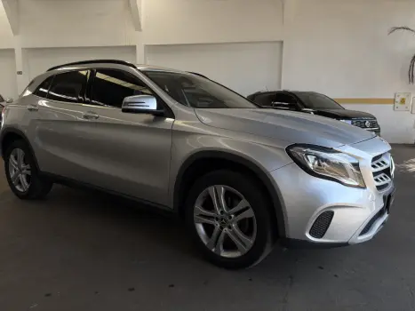 MERCEDES-BENZ GLA 200 1.6 16V 4P FLEX CGI STYLE TURBO AUTOMTICO, Foto 3