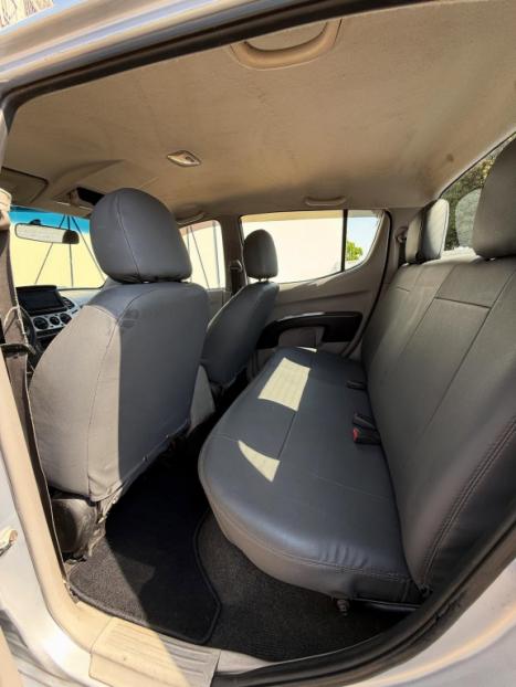 MITSUBISHI L 200 2.5 GLS 4X4 CABINE DUPLA TURBO DIESEL, Foto 2