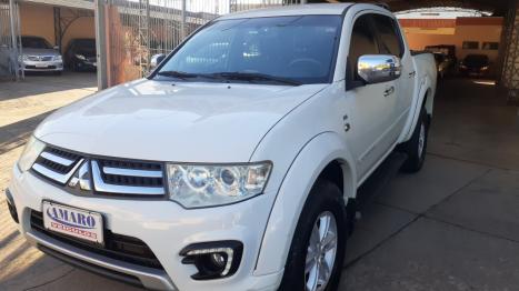 MITSUBISHI L 200 Triton 3.2 16V HPE 4X4 CABINE DUPLA TURBO DIESEL INTERCOOLER AUTOMTICO, Foto 2