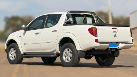 MITSUBISHI L 200 Triton 3.2 16V HPE 4X4 CABINE DUPLA TURBO DIESEL INTERCOOLER AUTOMTICO, Foto 2