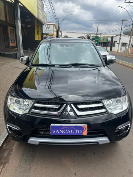 MITSUBISHI Pajero 3.2 16V 4P 4X4 7 LUGARES OUTDOOR TURBO DIESEL INTERCOOLER AUTOMTICO, Foto 2