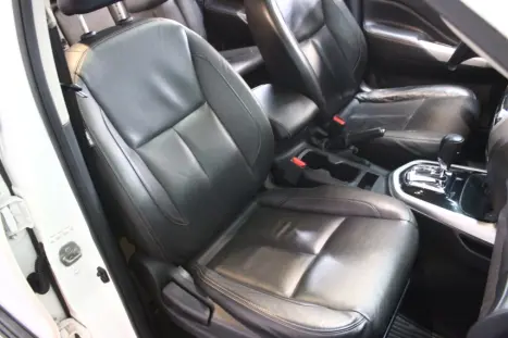 NISSAN Frontier 2.3 16V LE 4X4 CABINE DUPLA BI-TURBO DIESEL AUTOMTICO, Foto 13