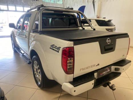 NISSAN Frontier 2.5 SL 4X4 TURBO DIESEL CABINE DUPLA AUTOMTICO, Foto 2