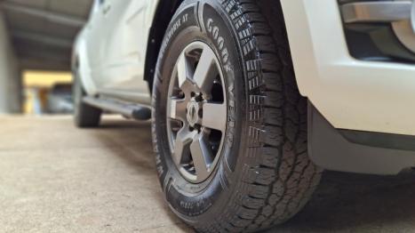 NISSAN Frontier 2.5 16V 4X4 SV ATTACK TURBO DIESEL CABINE DUPLA AUTOMTICO, Foto 8