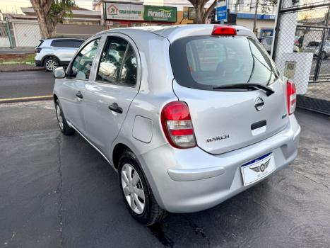NISSAN March 1.0 16V 4P S FLEX, Foto 4