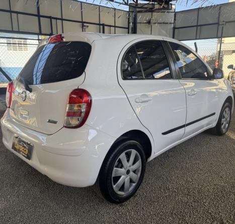 NISSAN March 1.6 16V 4P S FLEX, Foto 4
