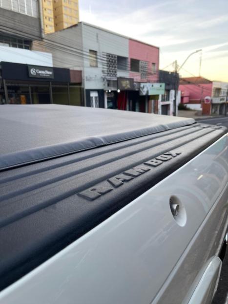 RAM 2500 6.7 I6 24V SLT CABINE DUPLA TURBO DIESEL LARAMIE 4X4 AUTOMTICO, Foto 5