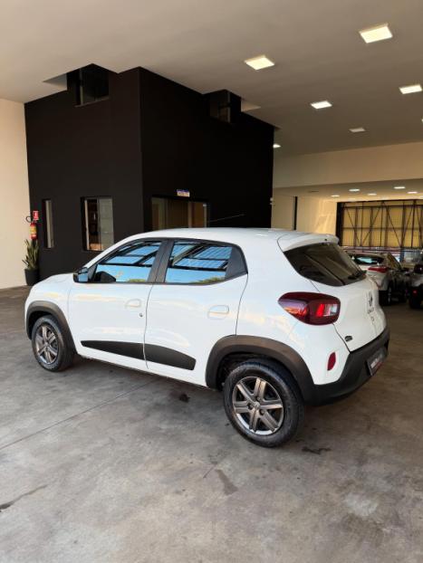 RENAULT Kwid 1.0 12V 4P SCE FLEX INTENSE, Foto 6