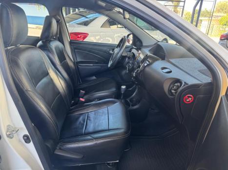 TOYOTA Etios Hatch 1.3 16V 4P FLEX X AUTOMTICO, Foto 8