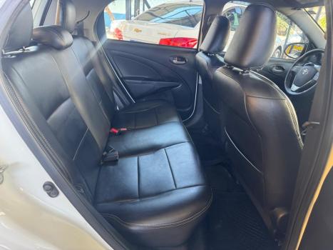TOYOTA Etios Hatch 1.3 16V 4P FLEX X AUTOMTICO, Foto 10