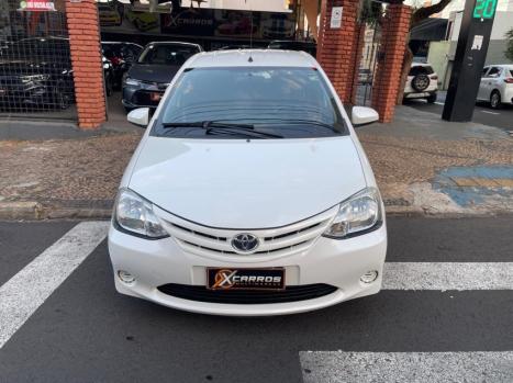 TOYOTA Etios Hatch 1.3 16V 4P FLEX X, Foto 2