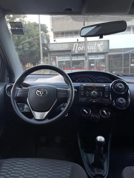 TOYOTA Etios Hatch 1.3 16V 4P FLEX X, Foto 8