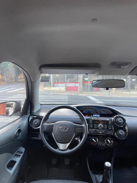 TOYOTA Etios Hatch 1.3 16V 4P FLEX X, Foto 14