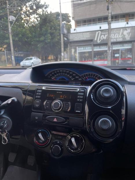 TOYOTA Etios Hatch 1.3 16V 4P FLEX X, Foto 16
