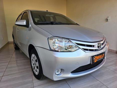 TOYOTA Etios Hatch 1.3 16V 4P FLEX X, Foto 2