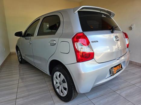 TOYOTA Etios Hatch 1.3 16V 4P FLEX X, Foto 4