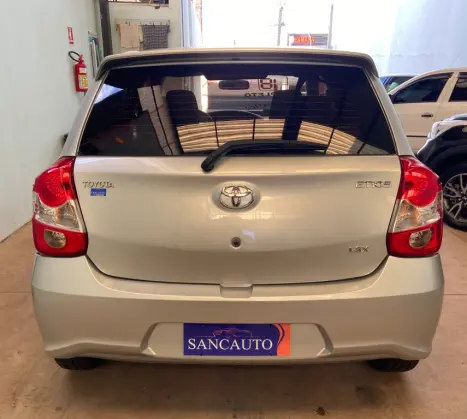 TOYOTA Etios Hatch 1.3 16V 4P FLEX X AUTOMTICO, Foto 5