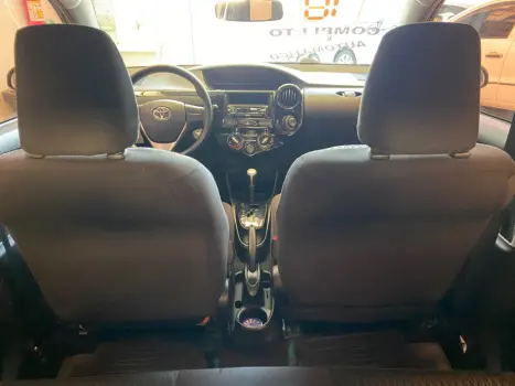 TOYOTA Etios Hatch 1.3 16V 4P FLEX X AUTOMTICO, Foto 11