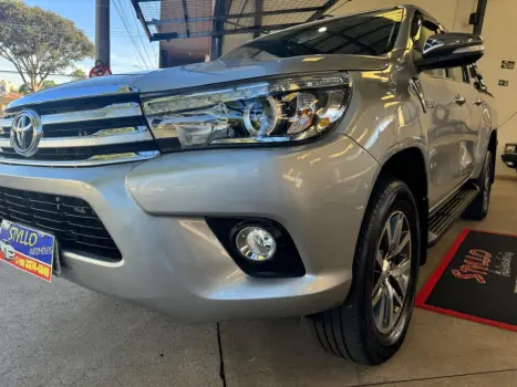 TOYOTA Hilux Caminhonete 2.8 16V SRX 4X4 TURBO DIESEL CABINE DUPLA AUTOMTICO, Foto 3
