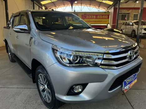 TOYOTA Hilux Caminhonete 2.8 16V SRX 4X4 TURBO DIESEL CABINE DUPLA AUTOMTICO, Foto 5