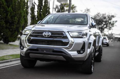 TOYOTA Hilux Caminhonete 2.8 16V SRX PLUS 4X4 TURBO DIESEL CABINE DUPLA AUTOMTICO, Foto 2